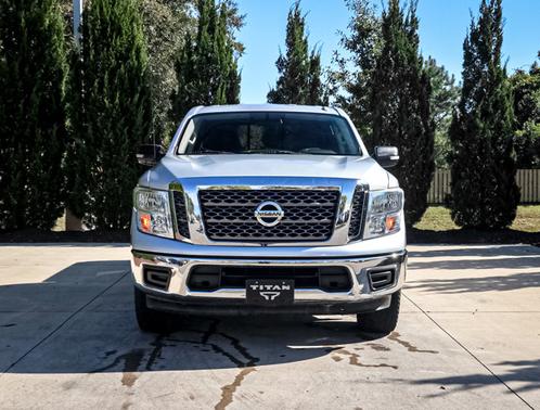 2017 Nissan Titan SV