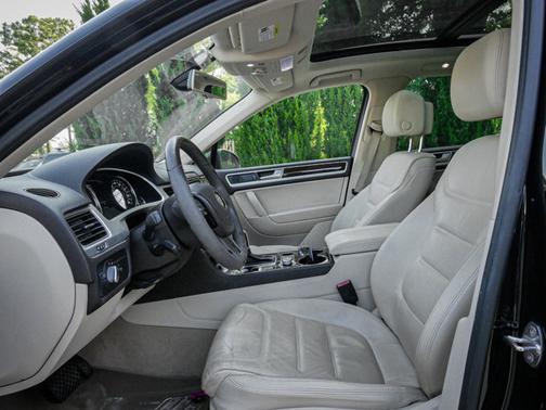 2015 Volkswagen Touareg Lux