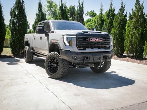 Thunderstorm Gray 2025 GMC Sierra 2500 AT4X