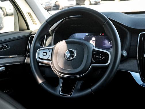 2025 Volvo XC90 Plus