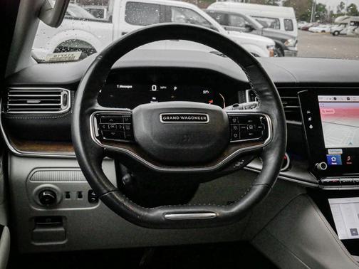2023 Jeep Grand Wagoneer 