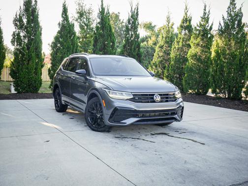 2022 Volkswagen Tiguan SE R-Line Black