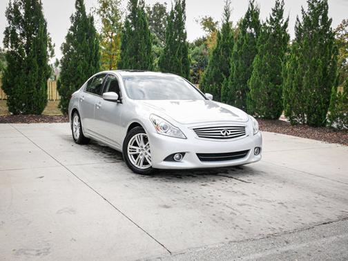2015 INFINITI Q40 