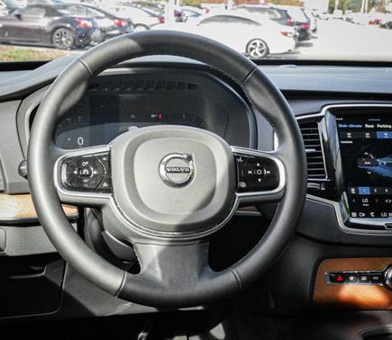 2025 Volvo XC90 Plus