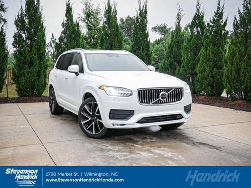 2022 Volvo XC90 Momentum