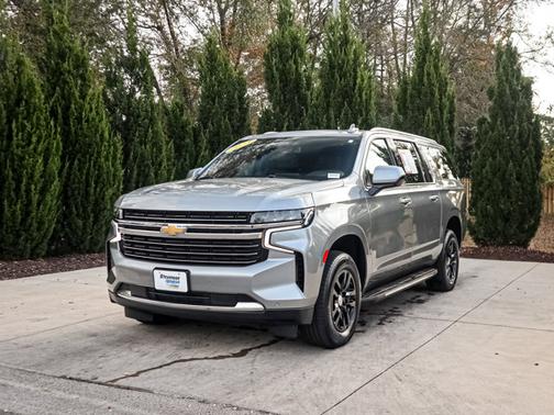 2023 Chevrolet Suburban LT