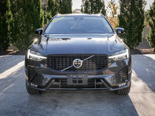 2025 Volvo XC60 Plus