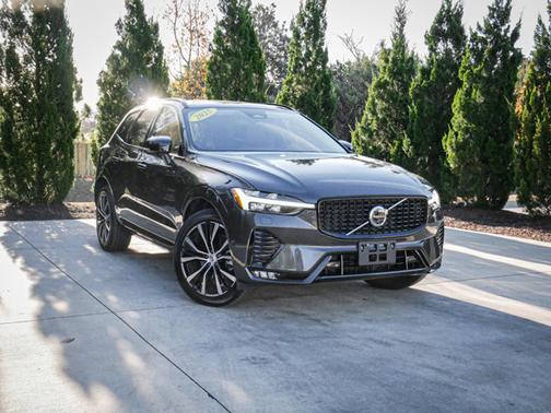 2025 Volvo XC60 Plus