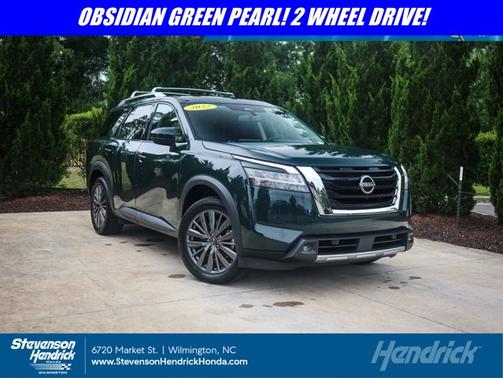 2022 Nissan Pathfinder SL