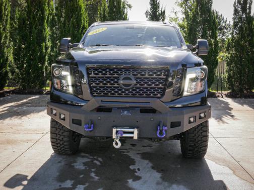 2019 Nissan Titan XD SV