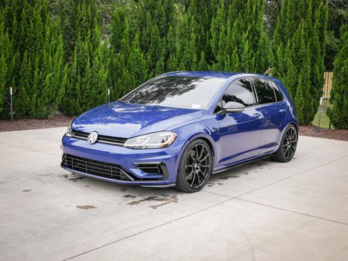 2019 Volkswagen Golf R 2.0T w/DCC & Navigation (DSG)
