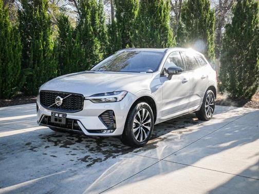 2025 Volvo XC60 Plus