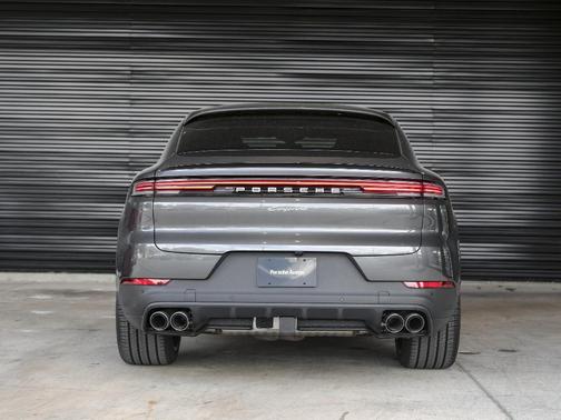 2025 Porsche Cayenne AWD