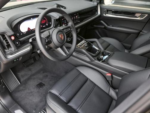 2025 Porsche Cayenne AWD