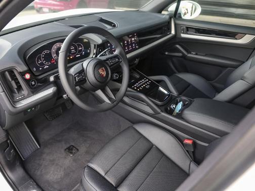 2025 Porsche Cayenne Base