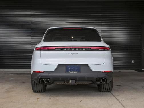 2025 Porsche Cayenne Base