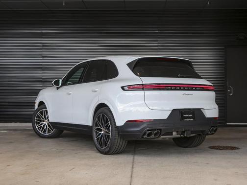 2025 Porsche Cayenne Base