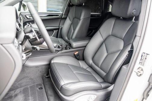 2024 Porsche Macan T