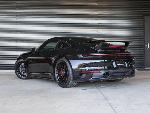 2024 Porsche 911 Carrera GTS