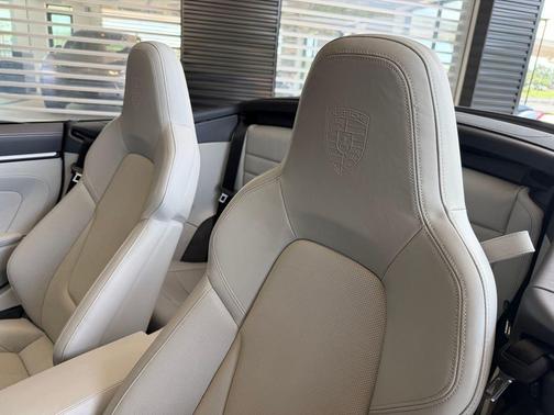 Carrara White Metallic 2022 Porsche 911 Carrera GTS