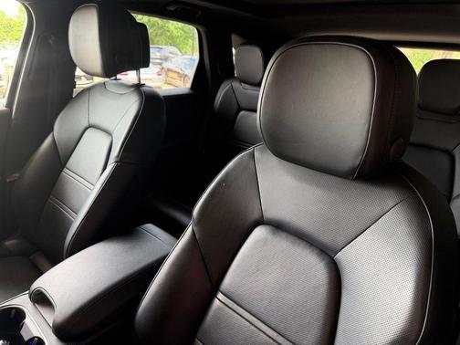 Jet Black Metallic 2020 Porsche Cayenne S