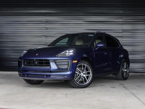 Gentian Blue Metallic 2025 Porsche Macan T