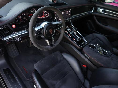 2020 Porsche Panamera GTS