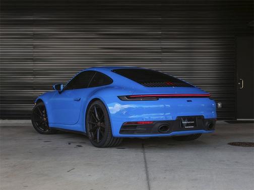 2022 Porsche 911 Carrera