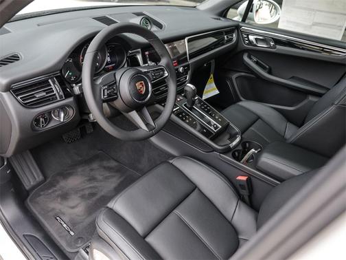 2025 Porsche Macan T