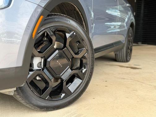 Wolf Gray 2025 Kia Sorento SX Prestige
