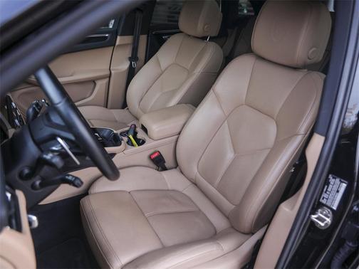 2024 Porsche Macan S