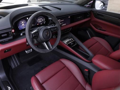 2025 Porsche Macan Electric Turbo