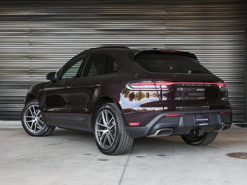 2026 Porsche Macan Base