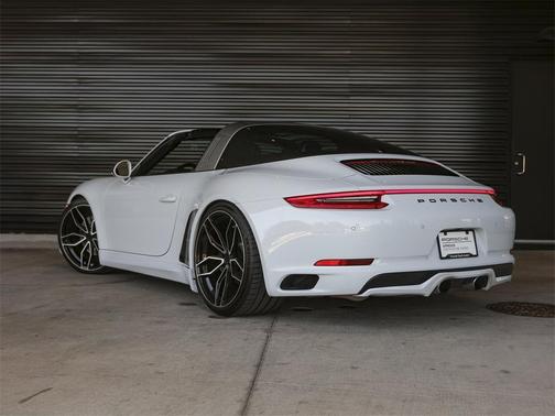2017 Porsche 911 Targa 4S