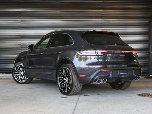 2026 Porsche Macan Base