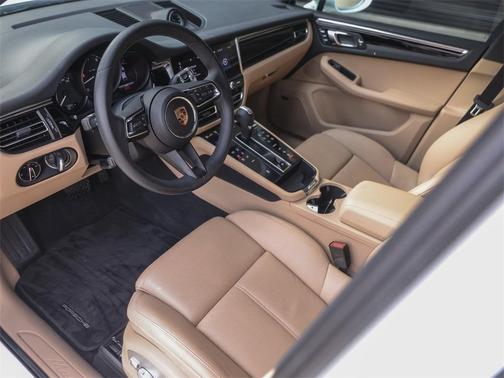 2025 Porsche Macan T