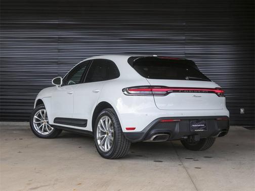 2025 Porsche Macan T