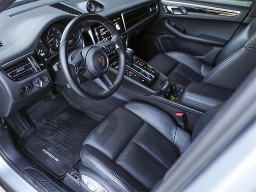 2022 Porsche Macan Base