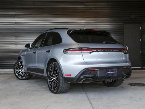 2022 Porsche Macan Base