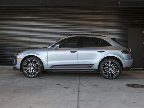 2022 Porsche Macan Base