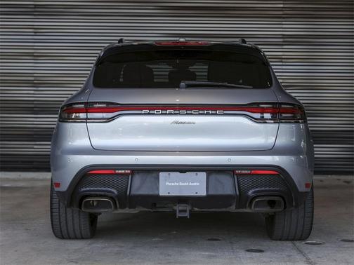 2022 Porsche Macan Base