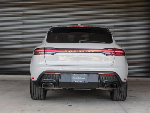 2022 Porsche Macan Base