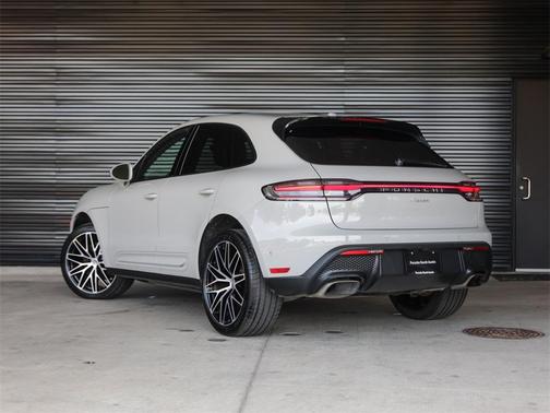 2022 Porsche Macan Base