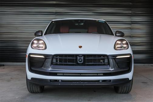 2025 Porsche Macan T