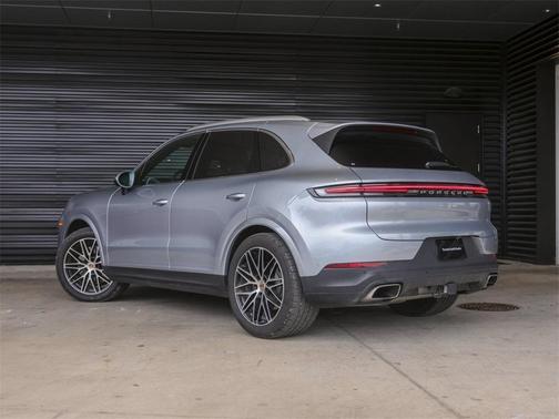 2025 Porsche Cayenne Base