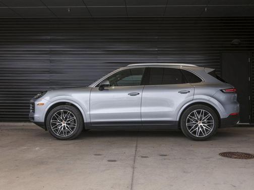 2025 Porsche Cayenne Base