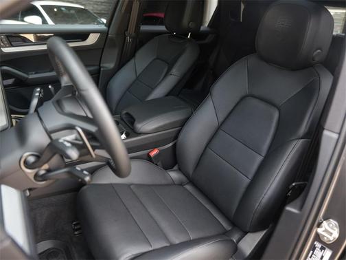 2025 Porsche Cayenne Base