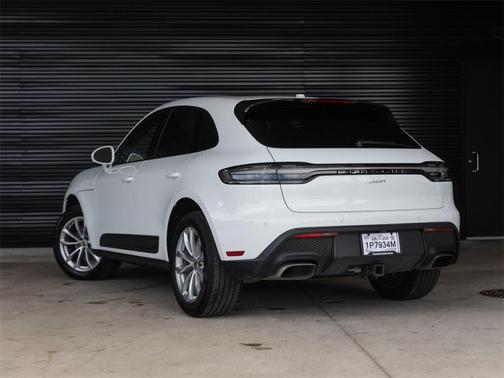 2025 Porsche Macan