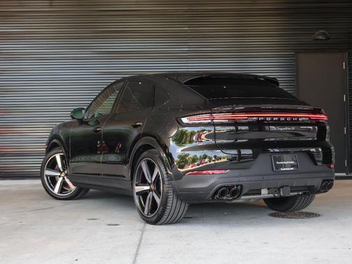 2025 Porsche Cayenne S Coupe AWD