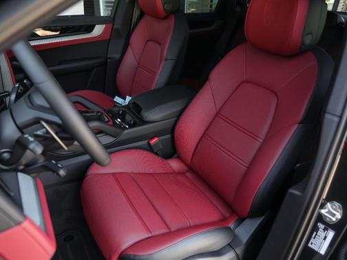 2025 Porsche Cayenne S Coupe AWD